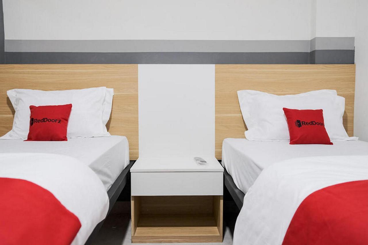 Reddoorz Plus Near Taman Anggrek Mall Jakarta Kültér fotó