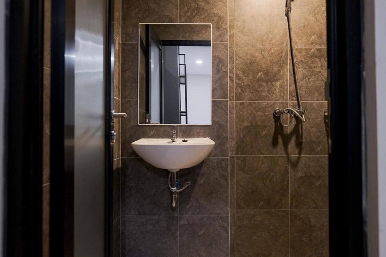 Reddoorz Plus Near Taman Anggrek Mall Jakarta Kültér fotó