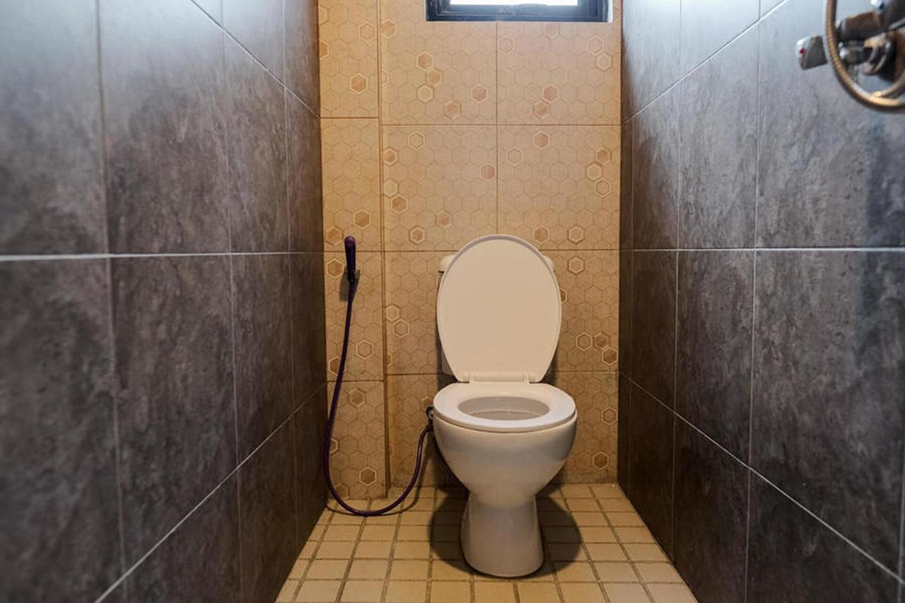 Reddoorz Plus Near Taman Anggrek Mall Jakarta Kültér fotó